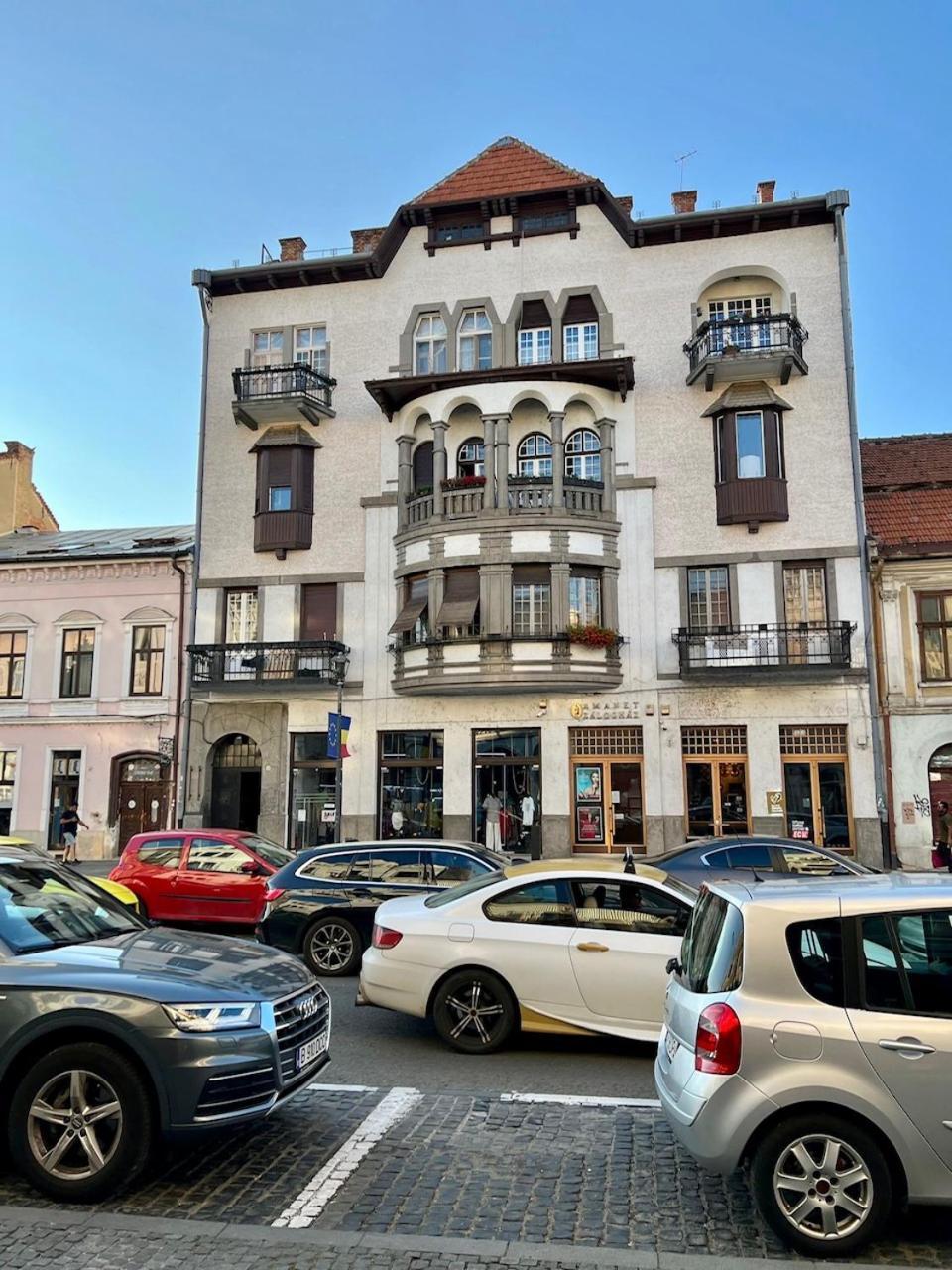 Classic Love Story In Old Cluj I Zewnętrze zdjęcie