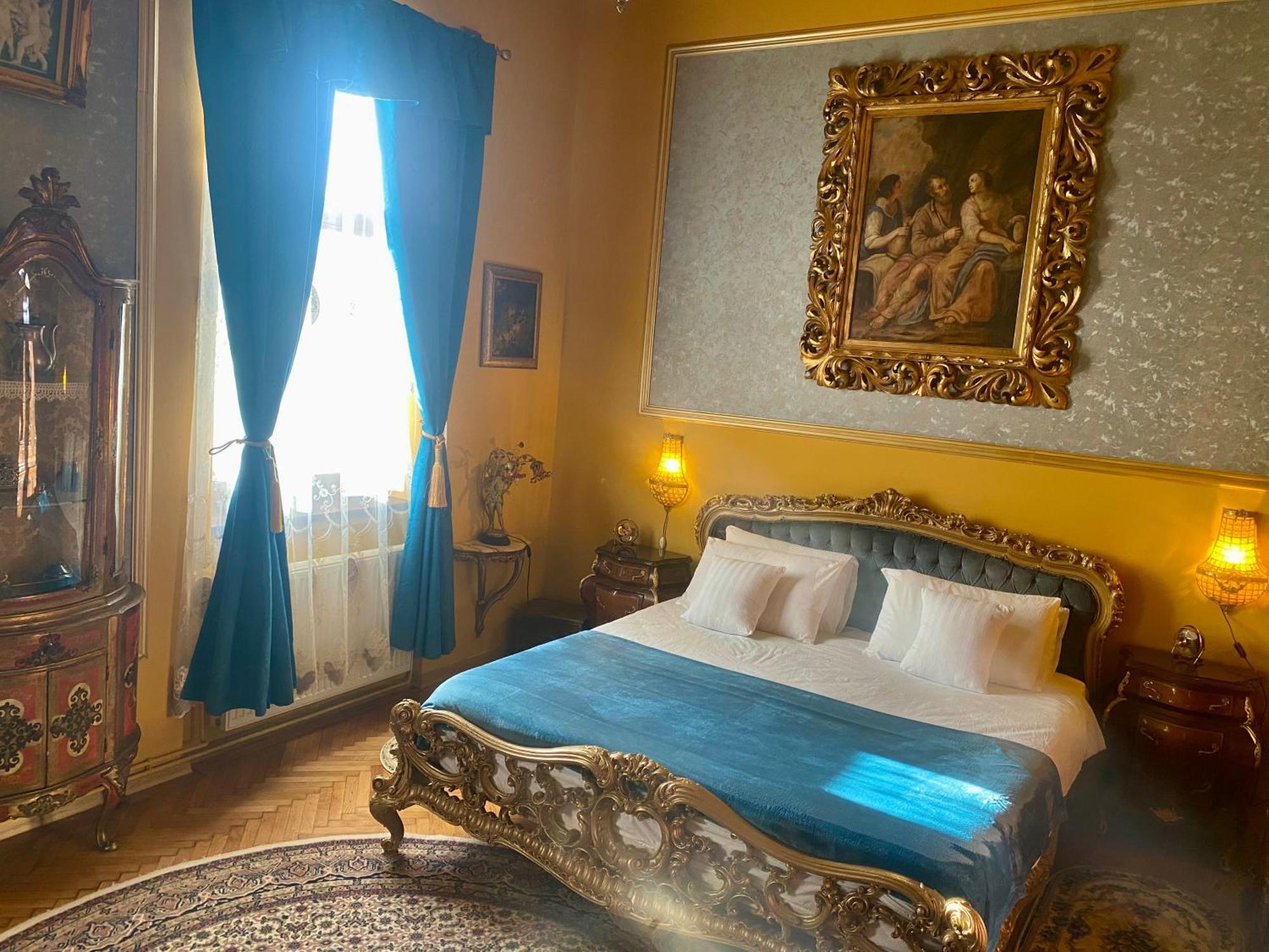 Classic Love Story In Old Cluj I Zewnętrze zdjęcie