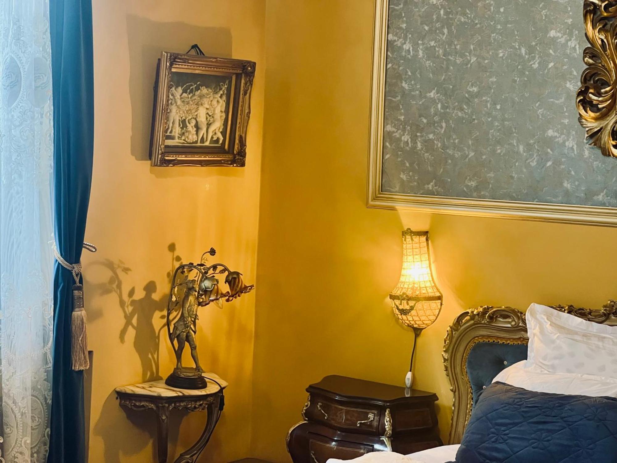 Classic Love Story In Old Cluj I Zewnętrze zdjęcie
